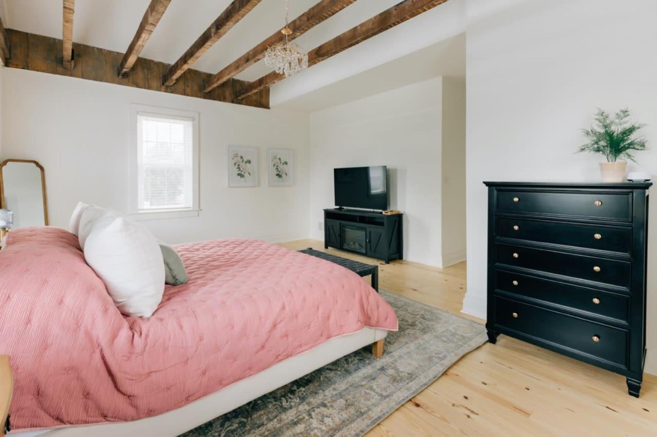 Newly Renovated Vintage Inspired Large 4 Bedroom Home Mount Joy Ngoại thất bức ảnh
