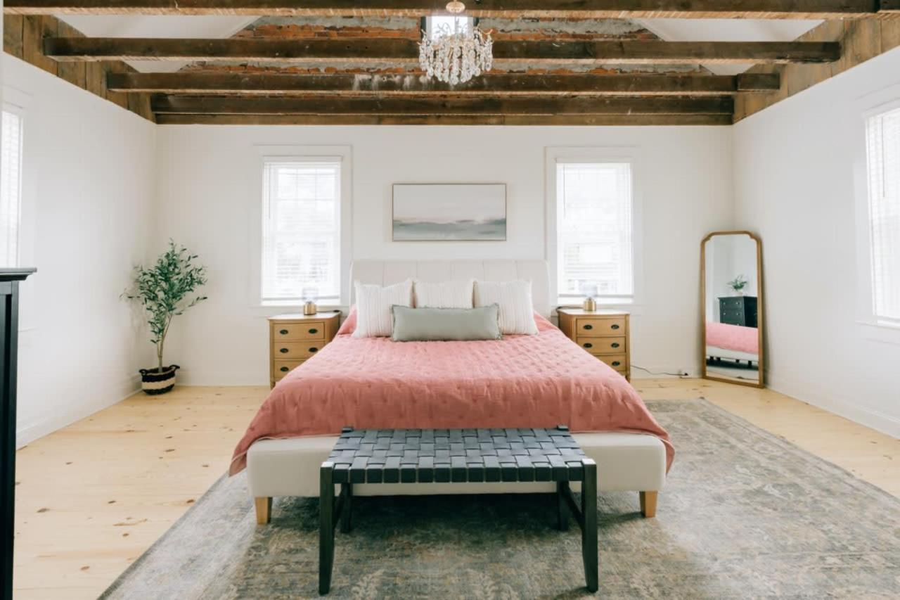Newly Renovated Vintage Inspired Large 4 Bedroom Home Mount Joy Ngoại thất bức ảnh